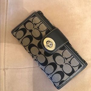 GREAT CONDITION! Coach black wallet